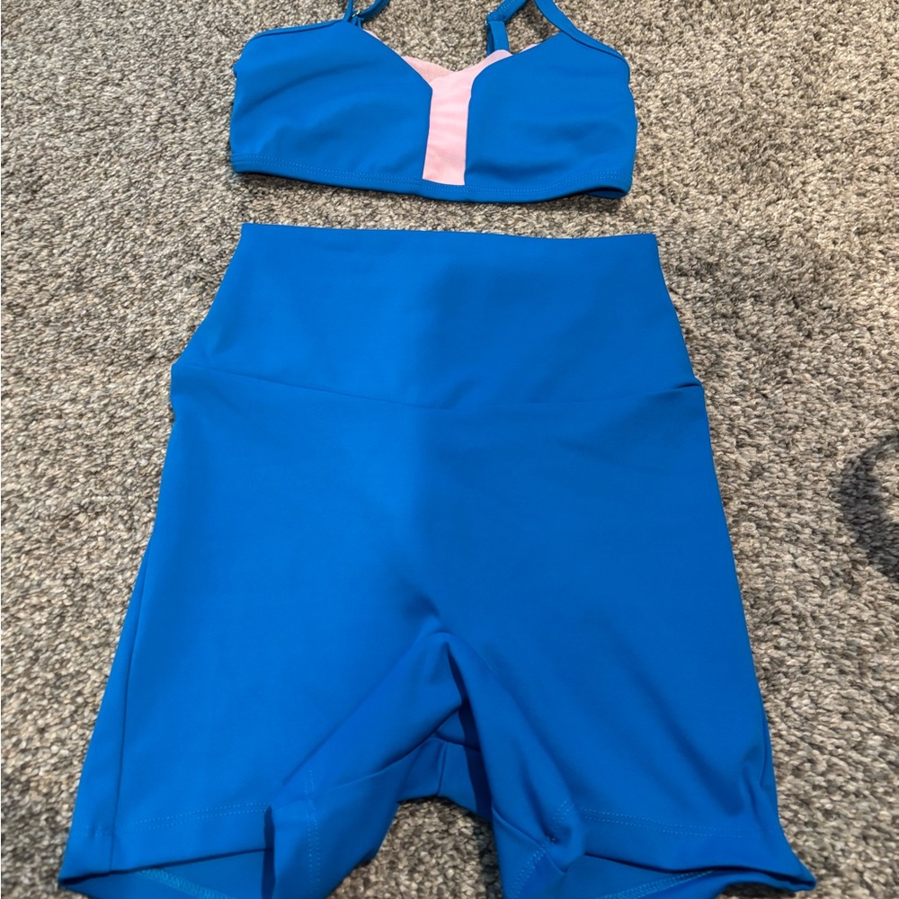 FIVE Dancewear - Blue Sports Bra & High-Waist Biker Shorts Set with Pink Accent